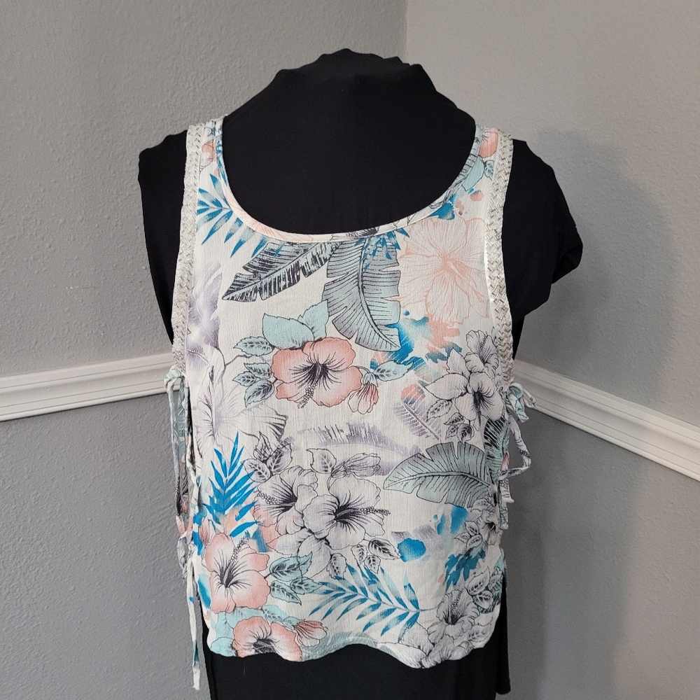 Subtle floral print I Madeline tank